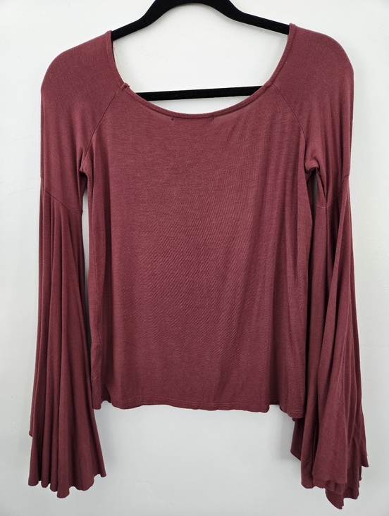 Rock & Roll Cowgirl Bohemian-Western Style Bell Sleeve Top in a deep berry or bu - Picture 4 of 8